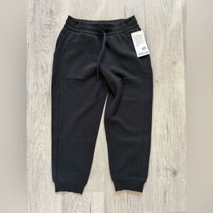 Women’s Lululemon Scuba Black cropped sweatpants
